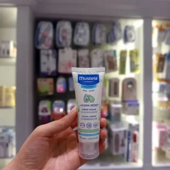 کرم مرطوب کننده موستلا mustela