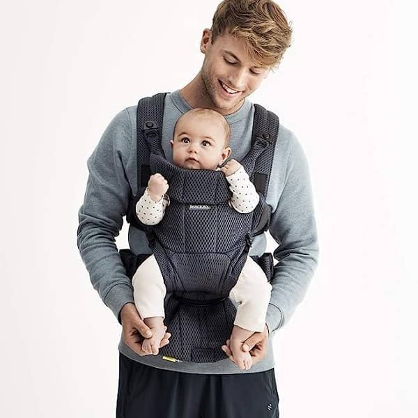 آغوشی نوزاد چیست و چه مزیت هایی به همراه دارد؟