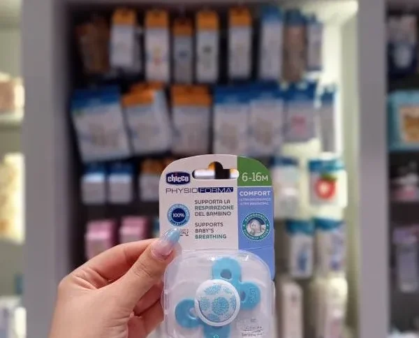 پستانک پروانه گل آبی 6-16 ماه chicco