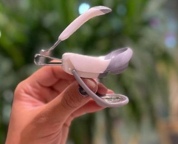 ناخنگیر ذره بین دار هی اور شی