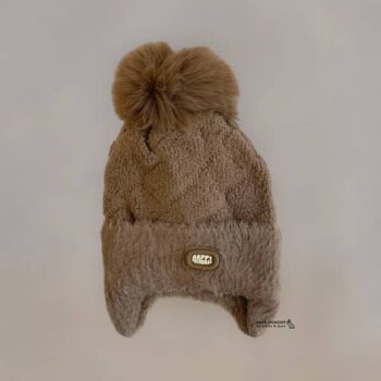 کلاه زمستانه روگوشی پوم دار