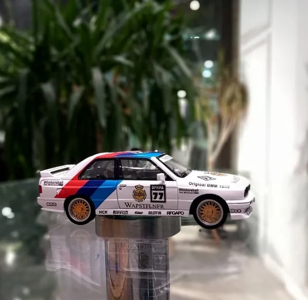 ماشین عقب کش بی ام وی 6505h